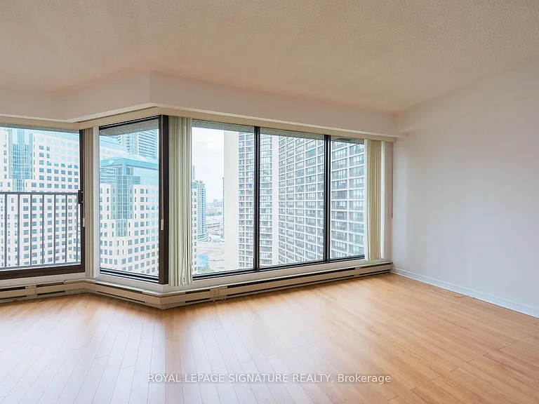 65 Harbour Sq #2109 — Photo 4