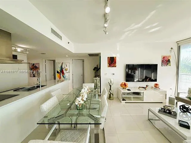 495 Brickell Ave #511 — Photo 3