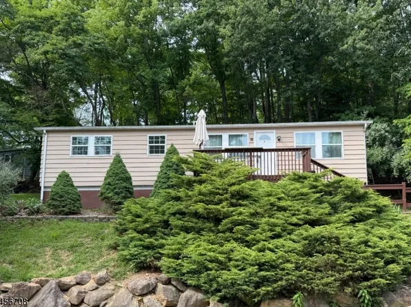 54 Northwood Dr, High Bridge Boro, NJ 08829