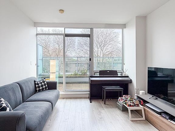 3rd image of 5599 Cooney Rd #519
