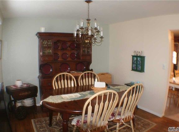 5th image of 47 Forest Ave
