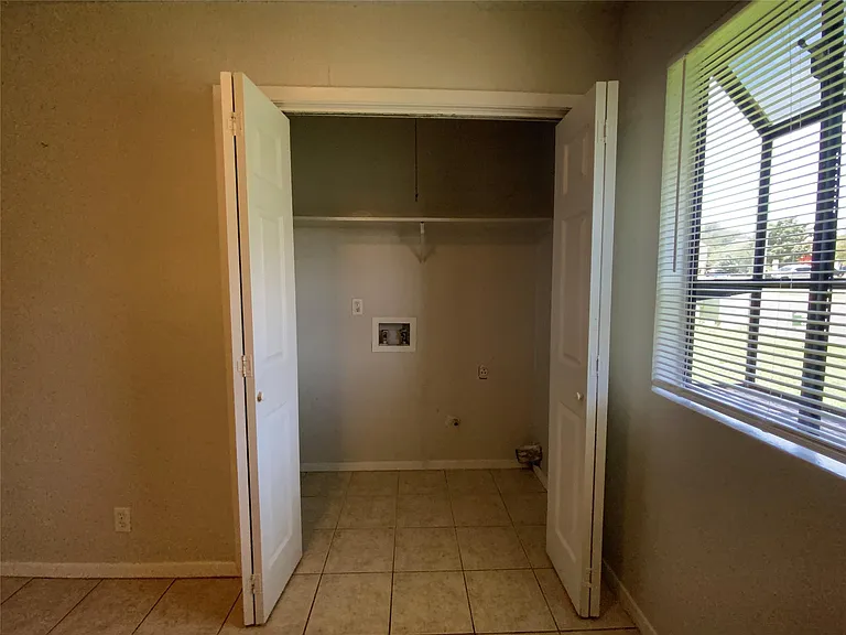 2300 Cedrick Cv #B — Photo 21