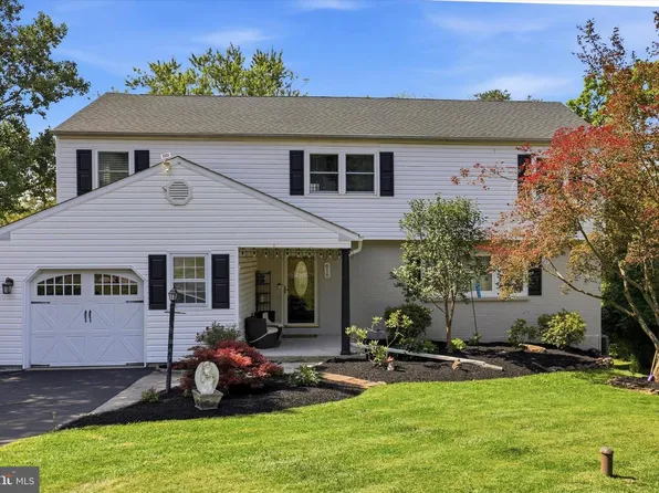 616 Meadowlark Rd, Audubon, PA 19403