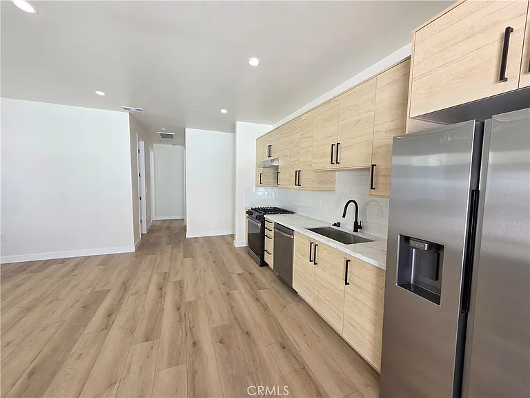 17101 Kingsbury — Photo 5