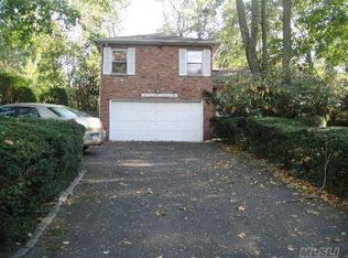 1 Cherry Wood Ln, Port Washington, NY 11050