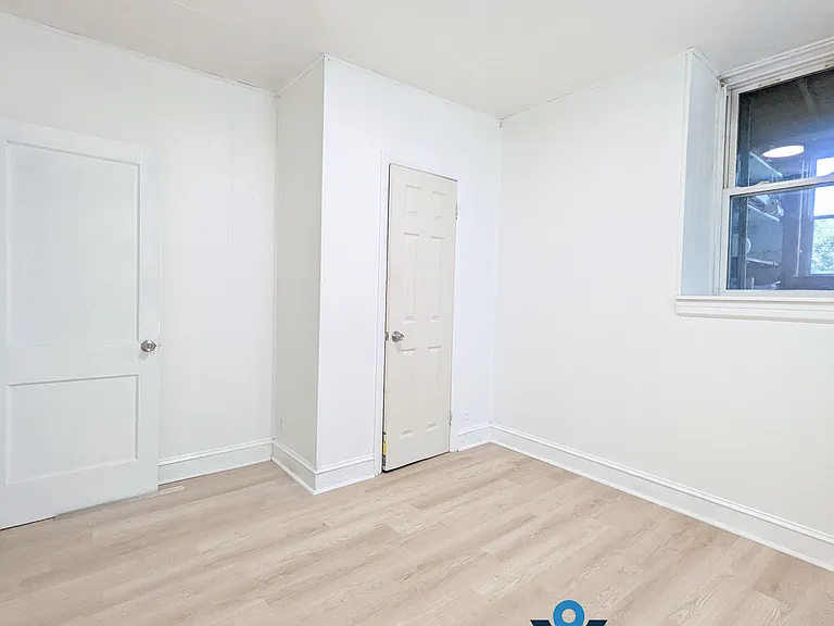 417 N Walnut St — Photo 8