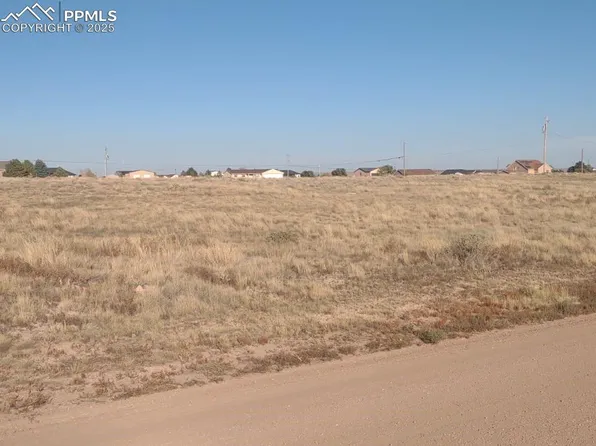 366 N Desert Cove Dr, Pueblo West, CO 81007