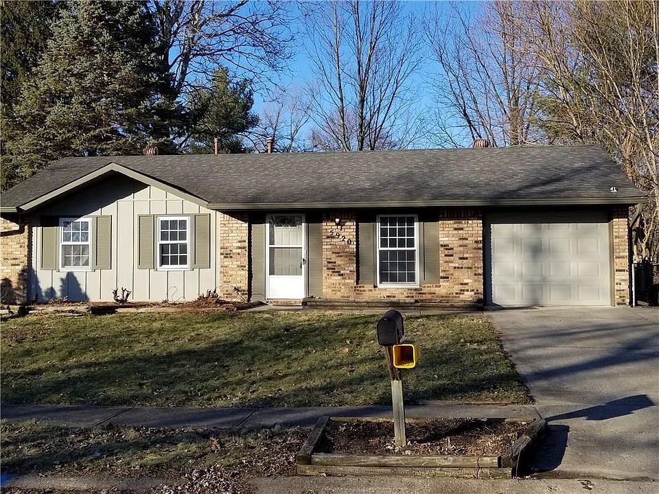 Great Curb appeal..notice the freshly painted exterior...