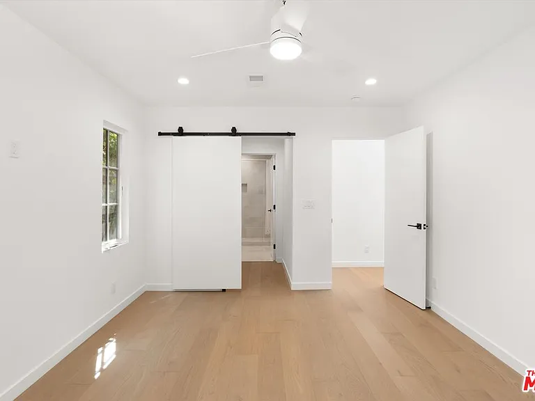 2316 Hill St — Photo 14