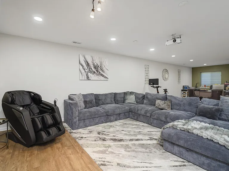 24869 Ivy Ln — Photo 9
