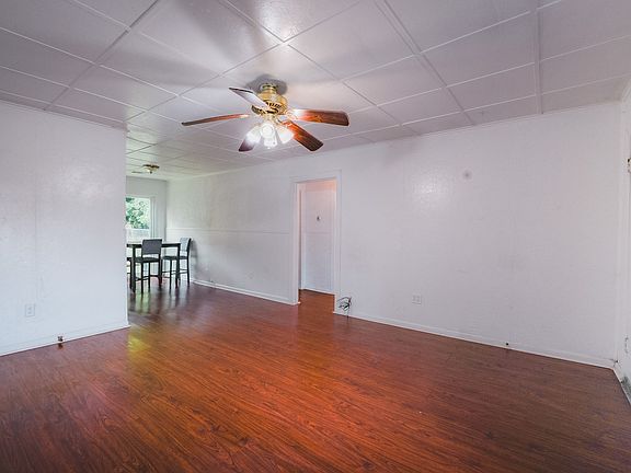 2nd image of 3810 Park St