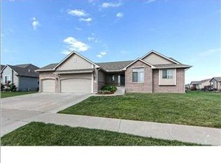 2407 N Chelmsford St, Wichita, KS 67228