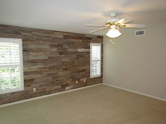 4th image of 815 Montrose Dr #104-10