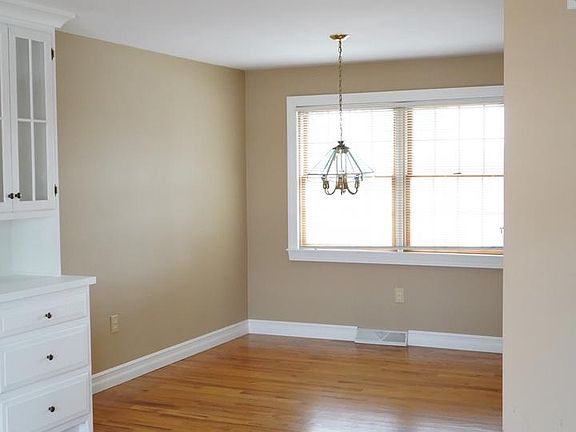 5th image of 440 Sioux Dr