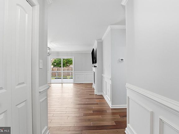 4th image of 11242 Cedar Lee Ct
