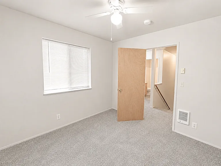 2950 NE Nikki Ct #D — Photo 14