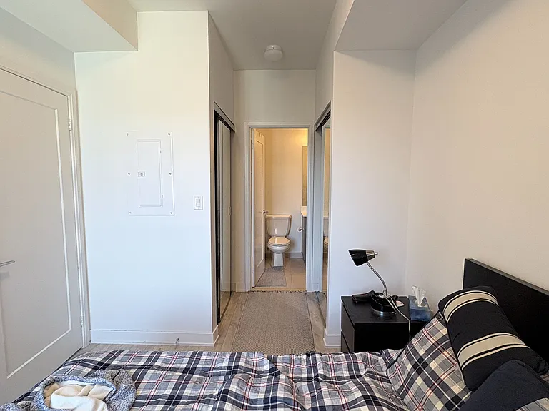 576 Front St W #1002 — Photo 15