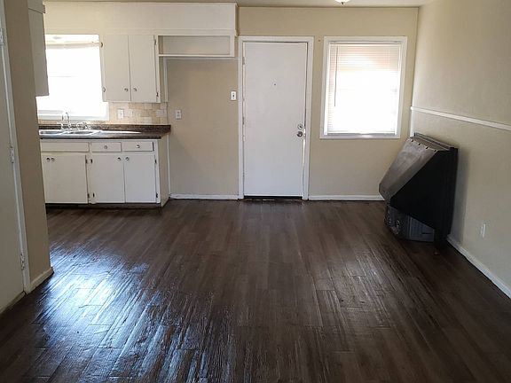2nd image of 1706 E Dartmouth St APT A