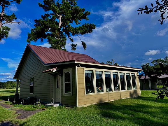 3rd image of 2561 Moore Crossing Rd