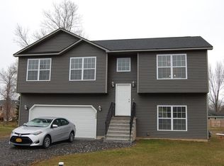 7863 Marina Dr, Bridgeport, NY 13030