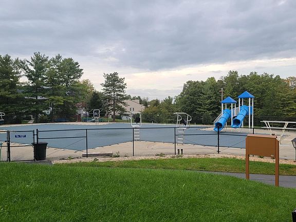 2nd image of 12203 Chaucer Ln #12203