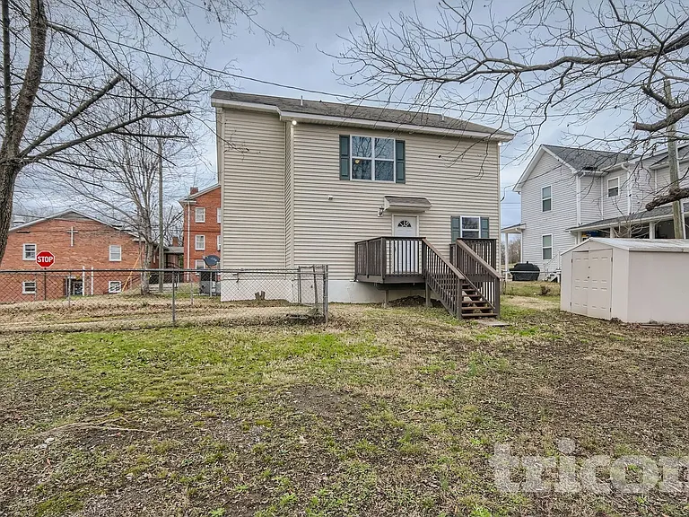 247 Young Ave SW — Photo 3