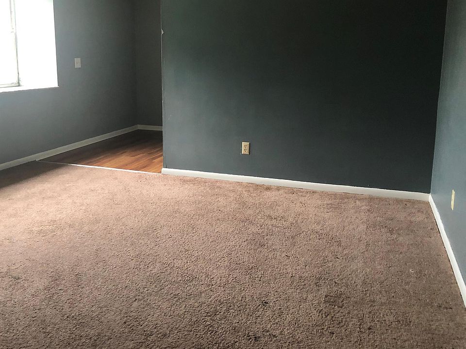2nd image of 1618 Maple St