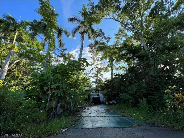 307 New York Dr, Fort Myers, FL 33905