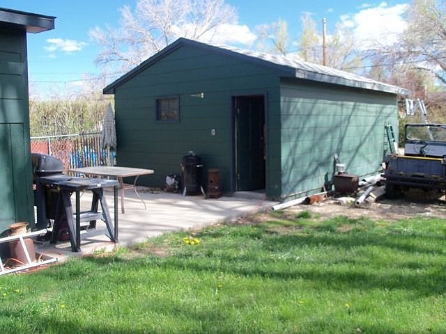 2nd image of 565 Shoshone St