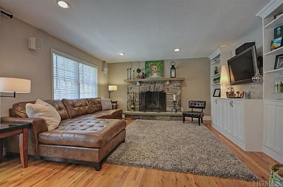 5th image of 40 Orchard Ct
