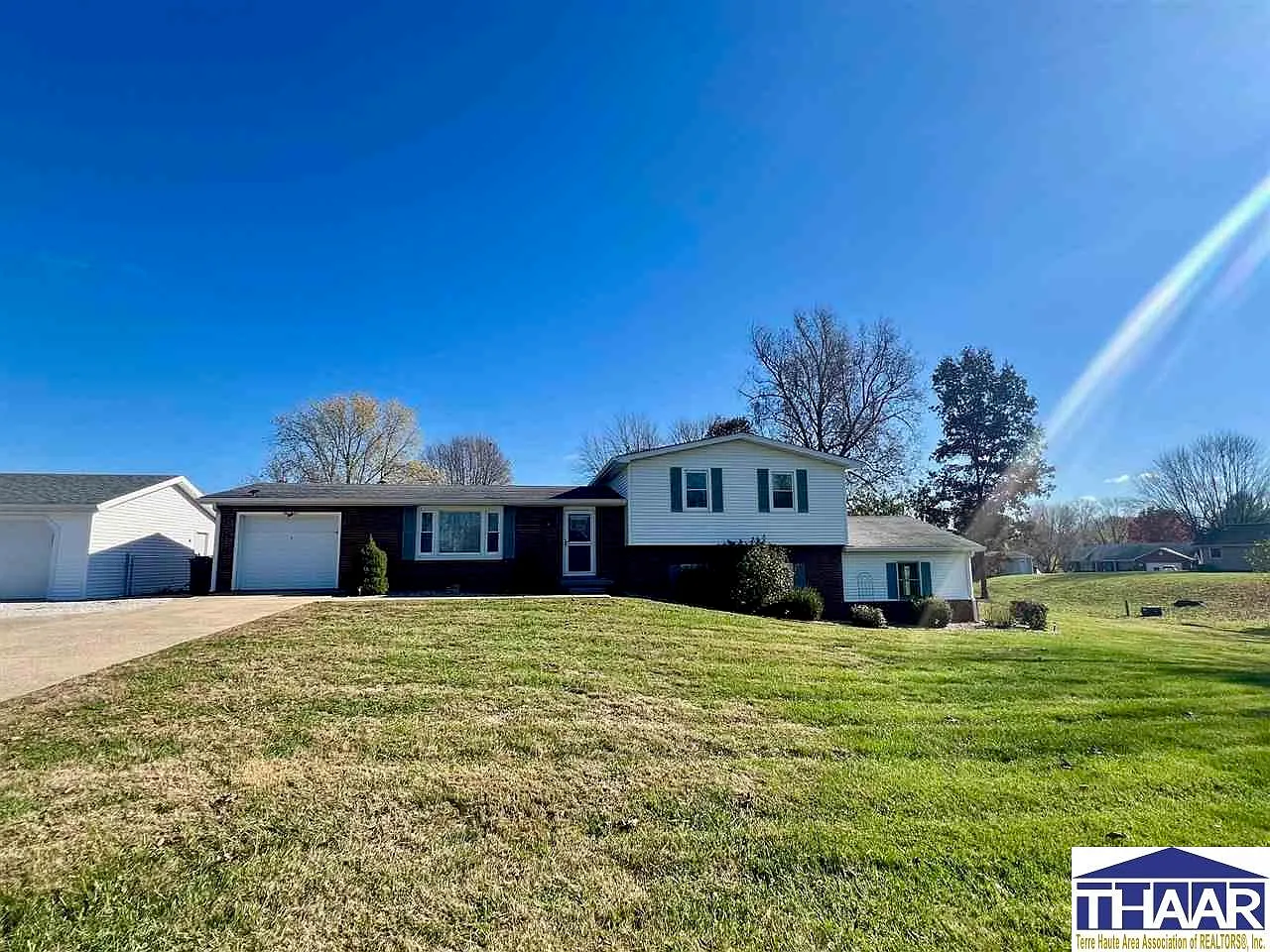 2428 N Lafayette Dr photo 1
