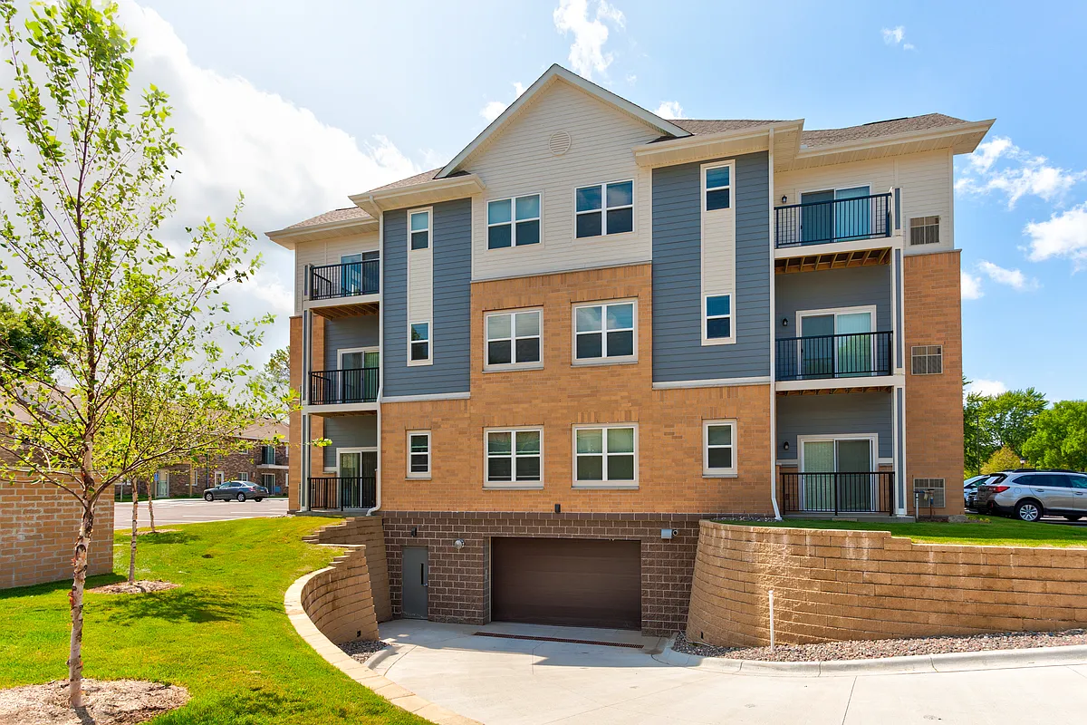 Underground Garage - Apple Villa Apartments II