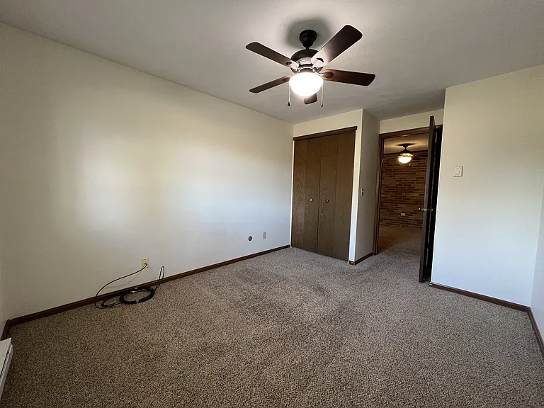 Carriage Hill Apartments — Photo 39