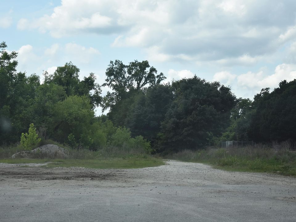 1st image of E Main St