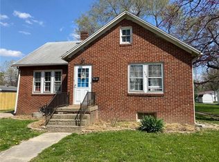 207 S Main St, Altamont, IL 62411
