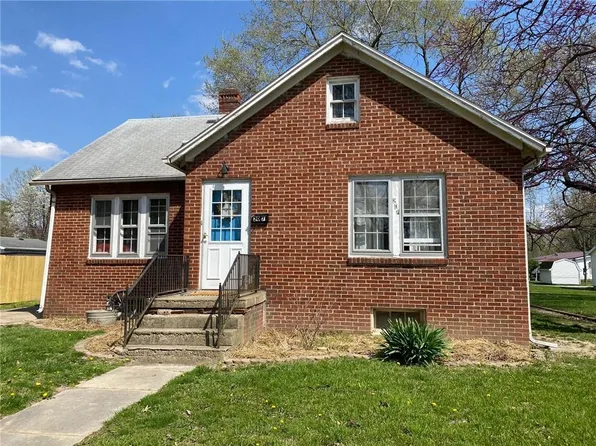 207 S Main St, Altamont, IL 62411