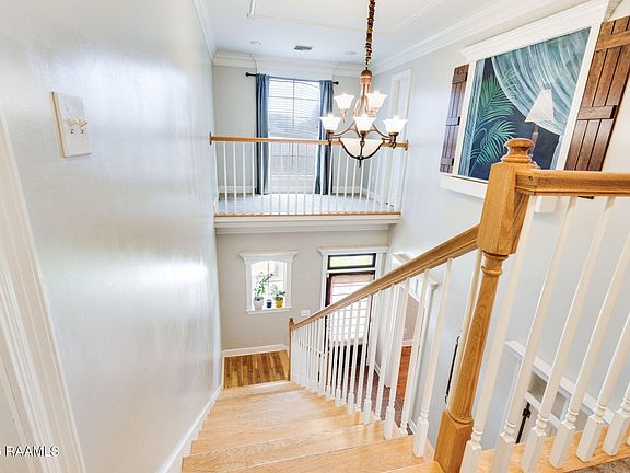 4th image of 117 Pericles St