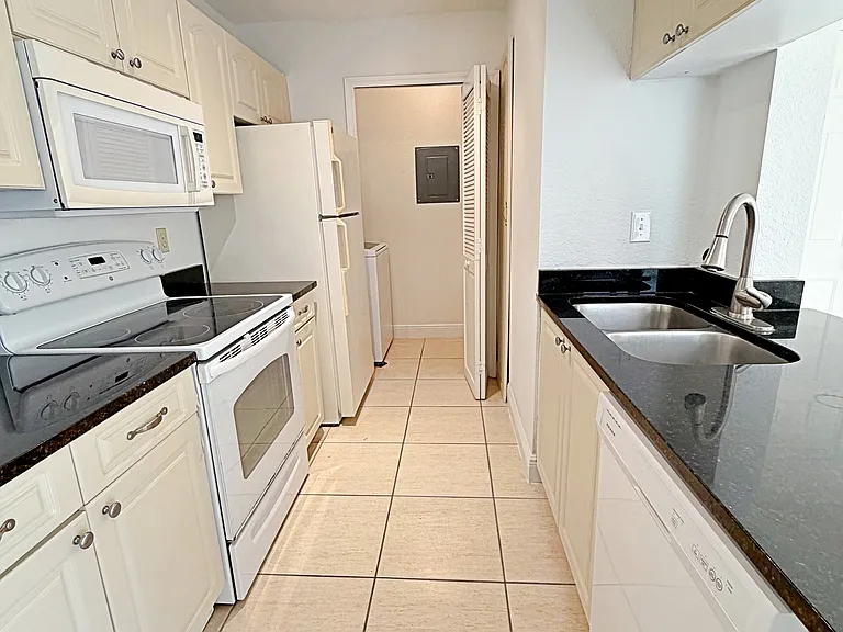 2550 N Alafaya Trl #4205 — Photo 6