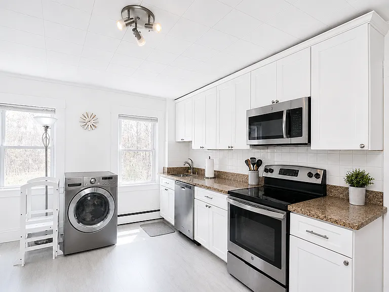 205 Woburn St #1 — Photo 5