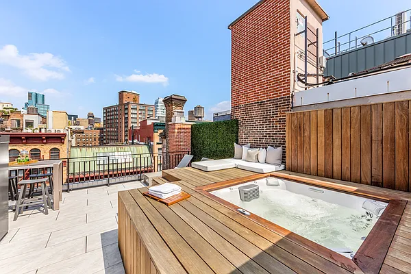 Sold by Nest Seekers International | media 17