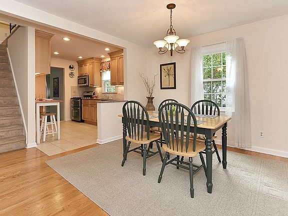 3rd image of 96 Bergen Ave