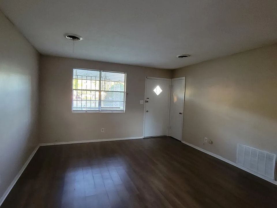 2nd image of 2503 Cairo Dr