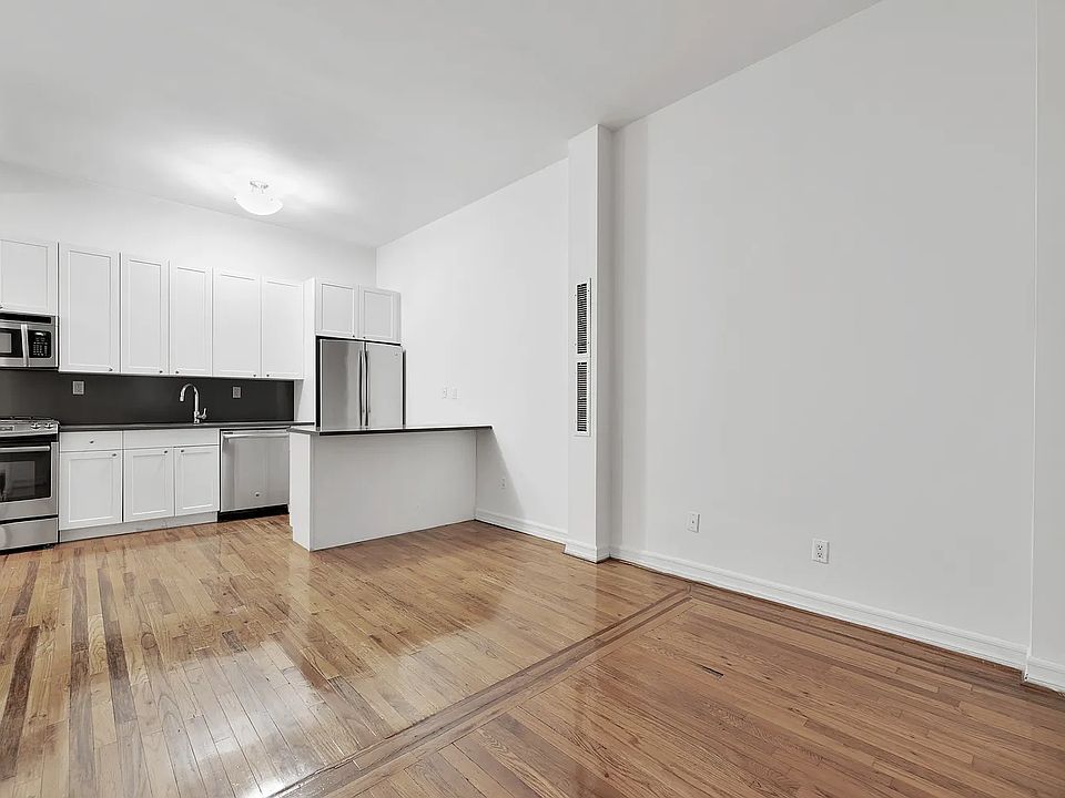 1st image of 121 Madison Ave APT 3L