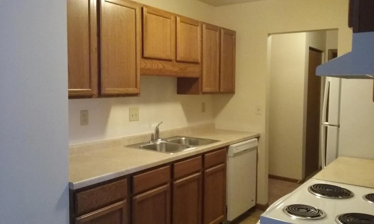2 bed, 800 sqft, $690 — Photo 2