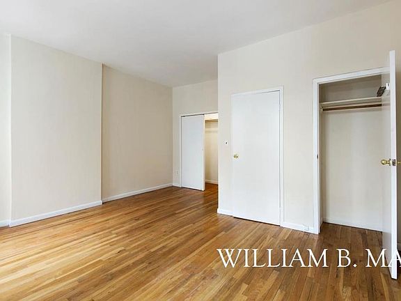 4th image of 1014 Lexington Ave APT 4