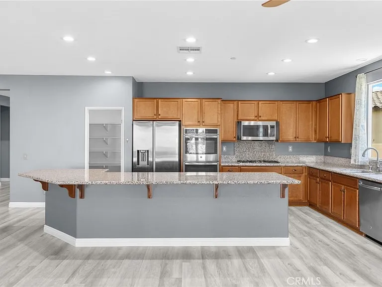 1420 Yarrow Ln — Photo 11