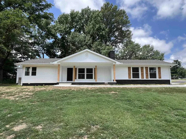 2011 Glen Oaks Ln, Dyersburg, TN 38024