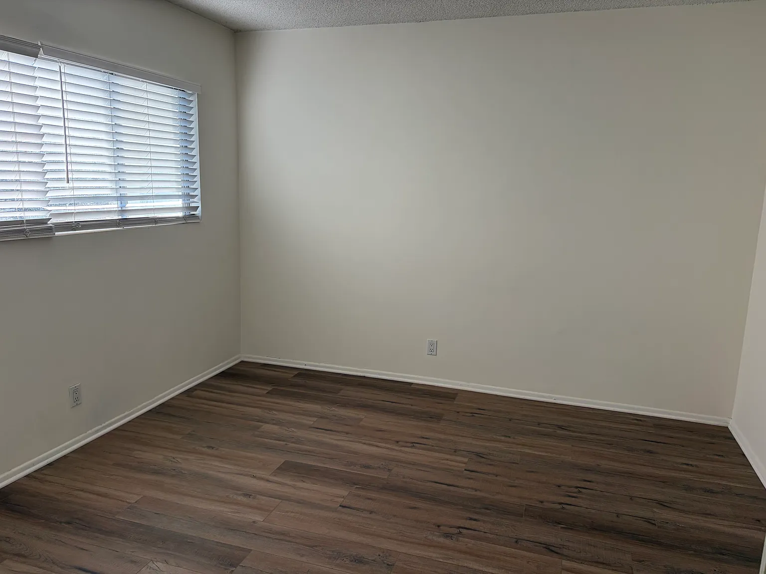 2 bed, 850 sqft, $2,499 — Photo 4