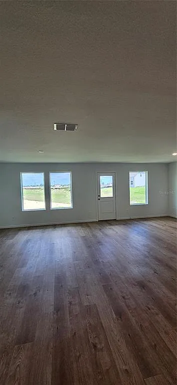 4 bed, 2.0 bath, 1737 sqft, $2,400 — Photo 4