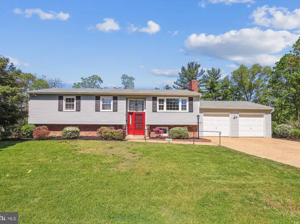 5120 Ampthill Dr, Alexandria, VA 22312